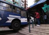 La parada de la Biblioteca Municipal resultó afectada tras el impacto del articulado de la Metrovía.