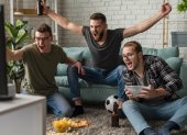 Las tradicionales ‘pollas’ de oficina dieron el salto al entorno digital. Hoy existen plataformas que calculan puntajes automáticamente, y más.
