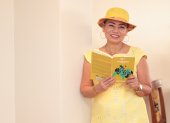 Platos rotos, libro que reúne relatos escritos a lo largo de veinte años, es la obra más reciente de la escritora ecuatoriana. Fue publicado recientemente por la Universidad Católica de Cuenca.
