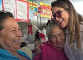 Giovanna Ubidia, directora del Seguro Social Campesino, se ha movido por los mercados por la capital.