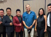 Rafael Correa junto a Fernando Zumba, Máximo Escaleras, Gerardo Morán, Jaime Enrique Aymara, en Bélgica.