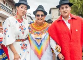Lourdes Tibán junto con Kaya y Ayan, falta su hija menor, Sanny.