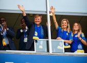 Los reyes de Países Bajos Guillermo Alejandro y Máxima alentaron a Curazao en el duelo ante Ecuador.