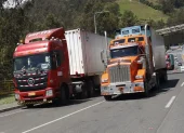 Los representantes del gremio del transporte pesado de Ecuador solicitaron que el Gobierno defina un esquema tarifario ante el aumento de los precios de los combustibles.