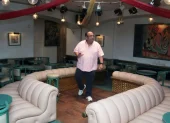 Simón Bolívar Rosero en el área donde funcionó la discoteca del bar El Fortín.