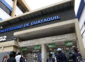 Fachada de la Universidad de Guayaquil.