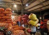 Una persona fue atacada en el área destinada a la venta de plátano verde, mientras se desarrollaban actividades comerciales habituales.