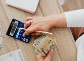 El dinero que se solicita para el préstamos quirografario se desembolsa en un plazo estimado de 24 a 72 horas.
