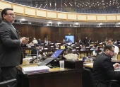 El asambleísta Xavier Ordóñez expuso y mocionó para que el Pleno apruebe el informe de fiscalización al proceso de compra de los 60 trolebuses en el Municipio de Quito.