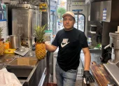 César Pérez, migrante ecuatoriano que ocupa un 'food truck' en EE. UU.