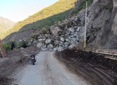 Un nuevo derrumbe complica la situación de la vía Cuenca- Girón- Pasaje.
