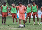El DT César Farías busca soluciones en Barcelona SC por la falta de buenos resultados.