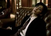 Junhee se consolidó como líder y vocalista principal de A.C.E, grupo que debutó en 2017 con una propuesta marcada por la intensidad escénica.