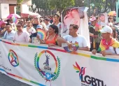 Miles de personas salieron a marchar por la avenida 9 de octubre.