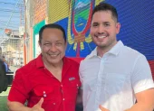 El asambleísta del correísmo Ronal González (i) es el precandidato a la Prefectura de Los Ríos por el movimiento Amigo.