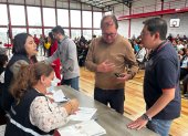 Iván Abril (i) actual concejal de Cuenca fue electo como precandidato para la Alcaldía de Cuenca durante la jorndada de primarias del Movimiento Amigo.