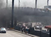 El cortocircuito bajo el puente generó congestión vehicular momentánea en el sector de la avenida de las Américas.