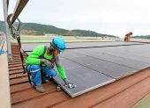 El techo de Kubiec cuenta con paneles fotovoltaicos que permiten generar un megavatio.