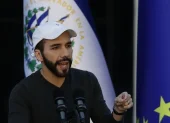 La fórmula oficialista incluye nuevamente al vicepresidente Félix Ulloa y se perfila como la principal contendiente en los próximos comicios.