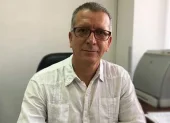 Jorge Cueva, exviceministro de Salud, es candidato a la alcaldía de Quito, por el Partido Socialista.