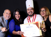 El periodista combina su trabajo en TV y radio con una nueva faceta dedicada a la cocina. Con Fernando Terranova, María Gabriela Carpio y Elizabeth Quiroz.