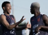 Gonzalo Plata y Moisés Caicedo en el entrenamiento de Ecuador en el Mundial 2026.