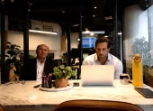 La defensa de Antonio Icaza abrió la audiencia de apelación del caso Encuentro con cuestionamientos a la sentencia y pidió que el tribunal revoque la condena por presunta falta de sustento probatorio.