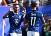 Kylian Mbappé celebró sus goles con Olise en el Francia 3 Suecia 0.