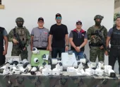 En el lugar se encontraron 28 cámaras de videovigilancia instaladas de manera clandestina en postes de alumbrado público