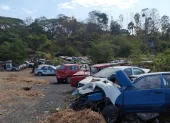 La chatarrización busca desocupar espacios en los canchones de Guayaquil.