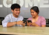 Una aplicación basada en inteligencia artificial, integrada a WhatsApp, complementa las clases de inglés con ejercicios personalizados.