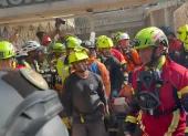 Gil quedó confinado en su garita de seguridad tras los terremotos de magnitudes 7,2 y 7,5.