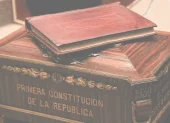 Los primeros artículos de la Constitución ecuatoriana de 1830 proponían una reunión “con igual representación” de un Colegio de Plenipotenciarios de todos los Estados (Colombia, Ecuador y Venezuela).