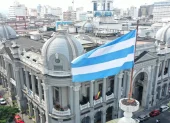Los políticos buscan ocupar el sillón de Olmedo
