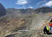 Imagen referencial de una operación minera a cielo abierto. Boroo Pte. Ltd. ingresó a Ecuador tras comprar concesiones de Emsaec, filial local de Codelco.