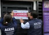 Referencial. Arcsa constantemente realiza operativos que terminan en clausuras.