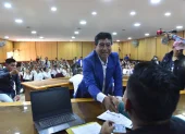 Jorge Yunda reafirma su candidatura a la Alcaldía de Quito durante su visita al CNE en Quito.