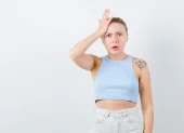 El láser es una alternativa para quienes desean eliminar progresivamente un tatuaje que ya no los representa.