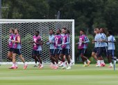 Jugadores de la selección de Inglaterra durante el entrenamiento del sábado, en el Club Universidad en Ciudad de México (México).