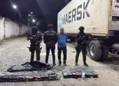 Policía decomisó 64 kilos de cocaína en Guayaquil durante un operativo contra el narcotráfico.
