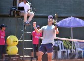 El tenista Matheus Pucinelli celebra el triunfo sobre el argentino Hernán Casanova en la final del Challenger de Quito.