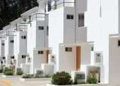 Casas nuevas en urbanizaciones suelen ser puestas en alquiler.