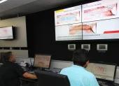 Referencial.Técnicos monitorean datos climáticos en Ecuador como parte de la campaña de prevención de incendios ante el fenómeno de El Niño.