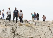 Los devastadores terremotos registrados en Venezuela han alterado geológicamente partes de la costa suroeste de la vecina isla de Trinidad, donde se ha elevado el terreno y han muerto cientos de animales marinos.