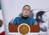 La presidenta de México, Claudia Sheinbaum, habla en una rueda de prensa este martes en el Palacio Nacional de Ciudad de México.