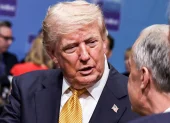 Donald Trump, en un encuentro oficial, anuncia el fin del memorando con Irán y descarta nuevas negociaciones.