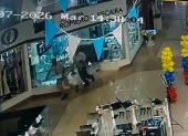 Los sospechosos lograron ser grabados por cámaras de seguridad.