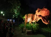Los modelos y animatronics fueron desarrollados por artistas e ingenieros ecuatorianos.