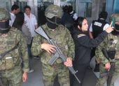 Militares refuerzan la seguridad durante el traslado del alcalde Aquiles Álvarez a una clínica