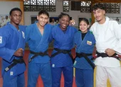 Integrantes de la selección ecuatoriana de judo durante una jornada de entrenamiento.